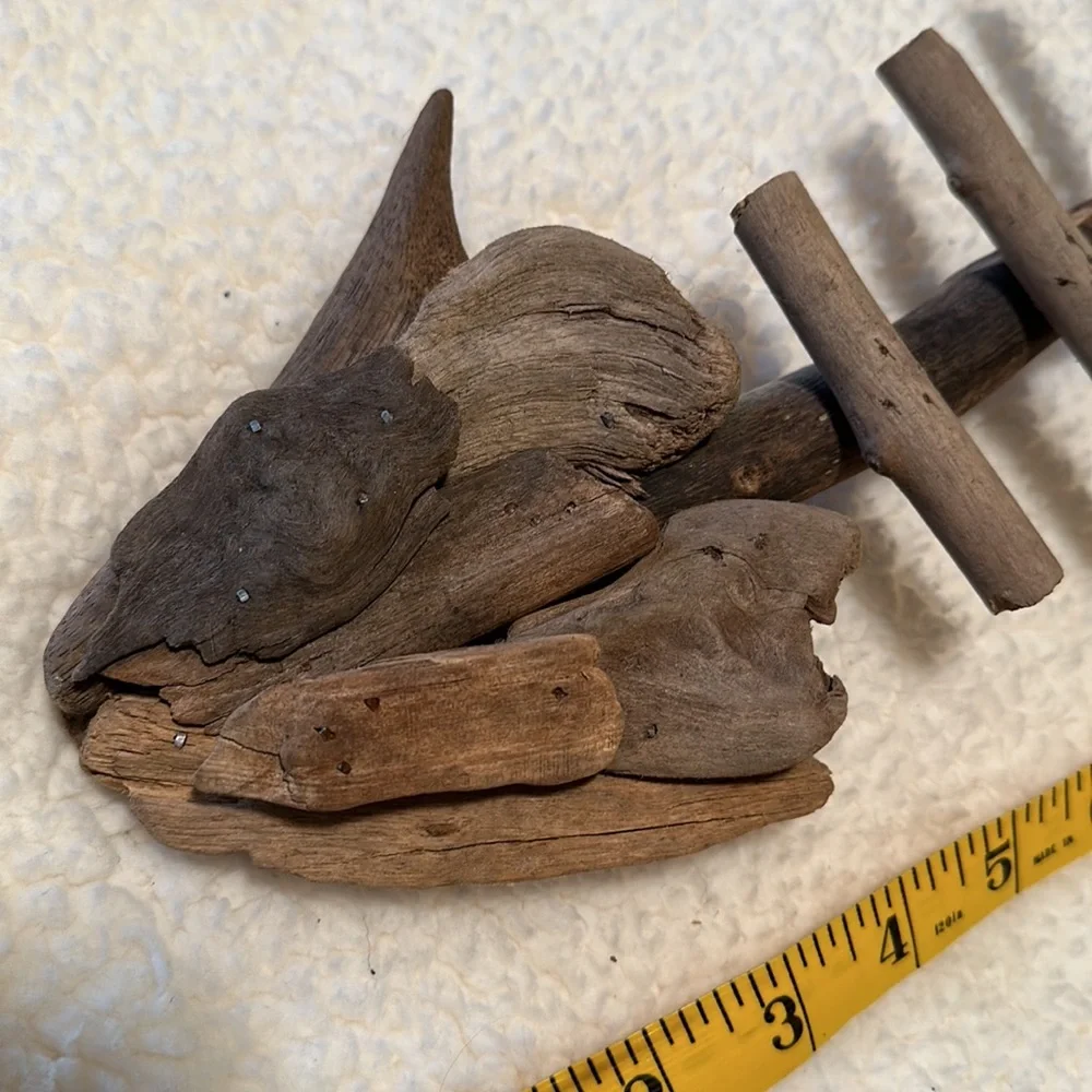 🎄🐠Driftwood fish wall hanging. Approx 24” length, 5” width. 2” deep